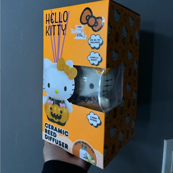 Hello Kitty Ceramic Reed Diffuser - Picture 2 of 2